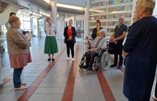 Viitasaaren adressin luovutus Lehtolan tilanteesta.