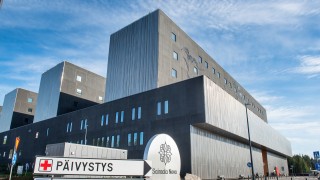 Keski-Suomen Sairaala Nova kesäpäivänä.