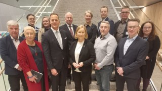 Sosiaali- ja terveysministeri Kaisa Juuso vieraili Keski-Suomen hyvinvointialueella 10.12.2024.