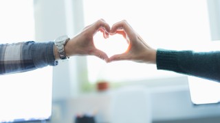 Keski-Suomen hyvinvointialueen hankepäällikkö Emilia Nygren ja Keski-Suomen liiton kehittämispäällikkö Kari Pirinen kertovat blogissamme, miten hyvinvointialueen ja liiton strategiat tukevat toisiaan ja luovat vahvan pohjan yhteiselle yhteistyölle.